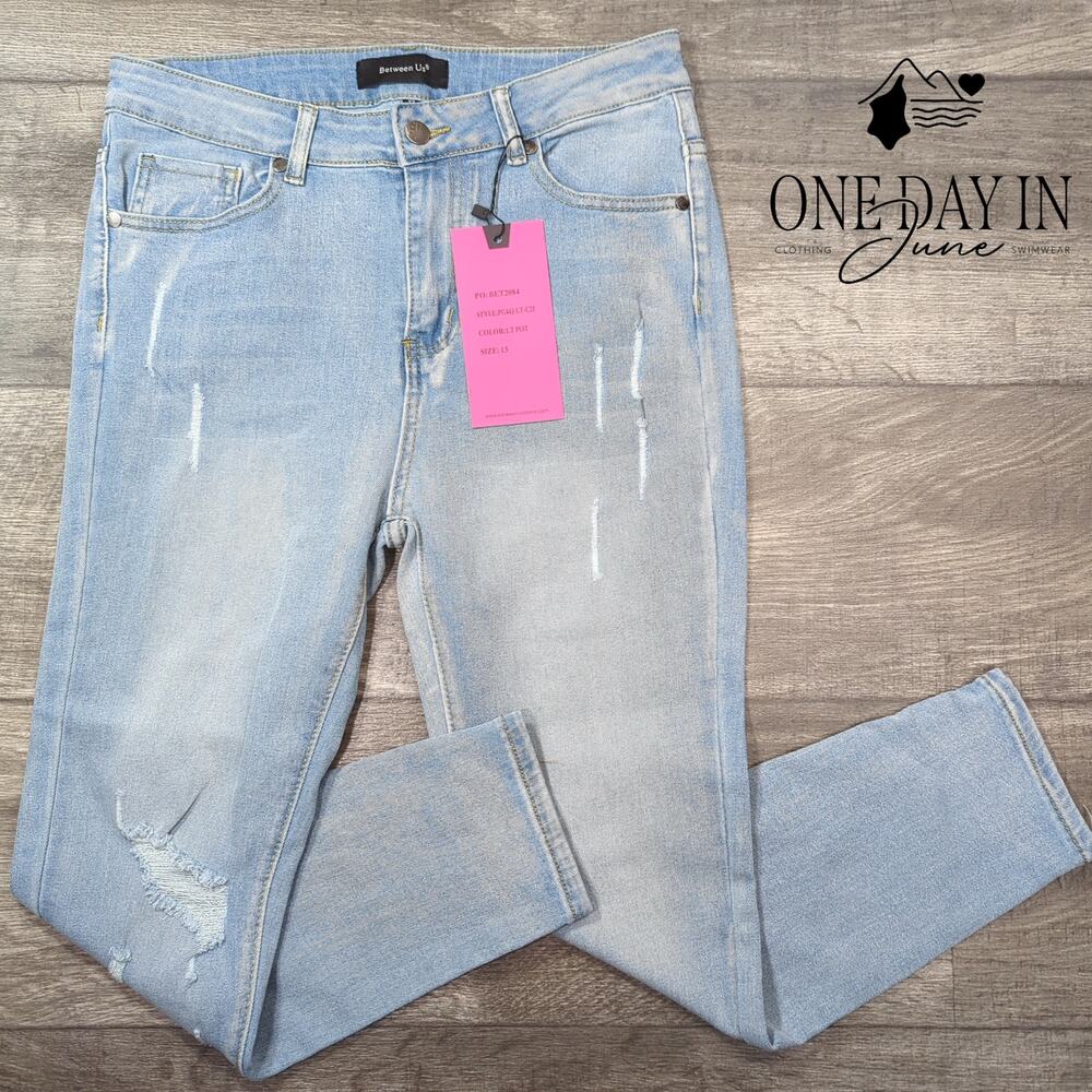 Between Us Juniors High Rise Crop Jeans Size 13